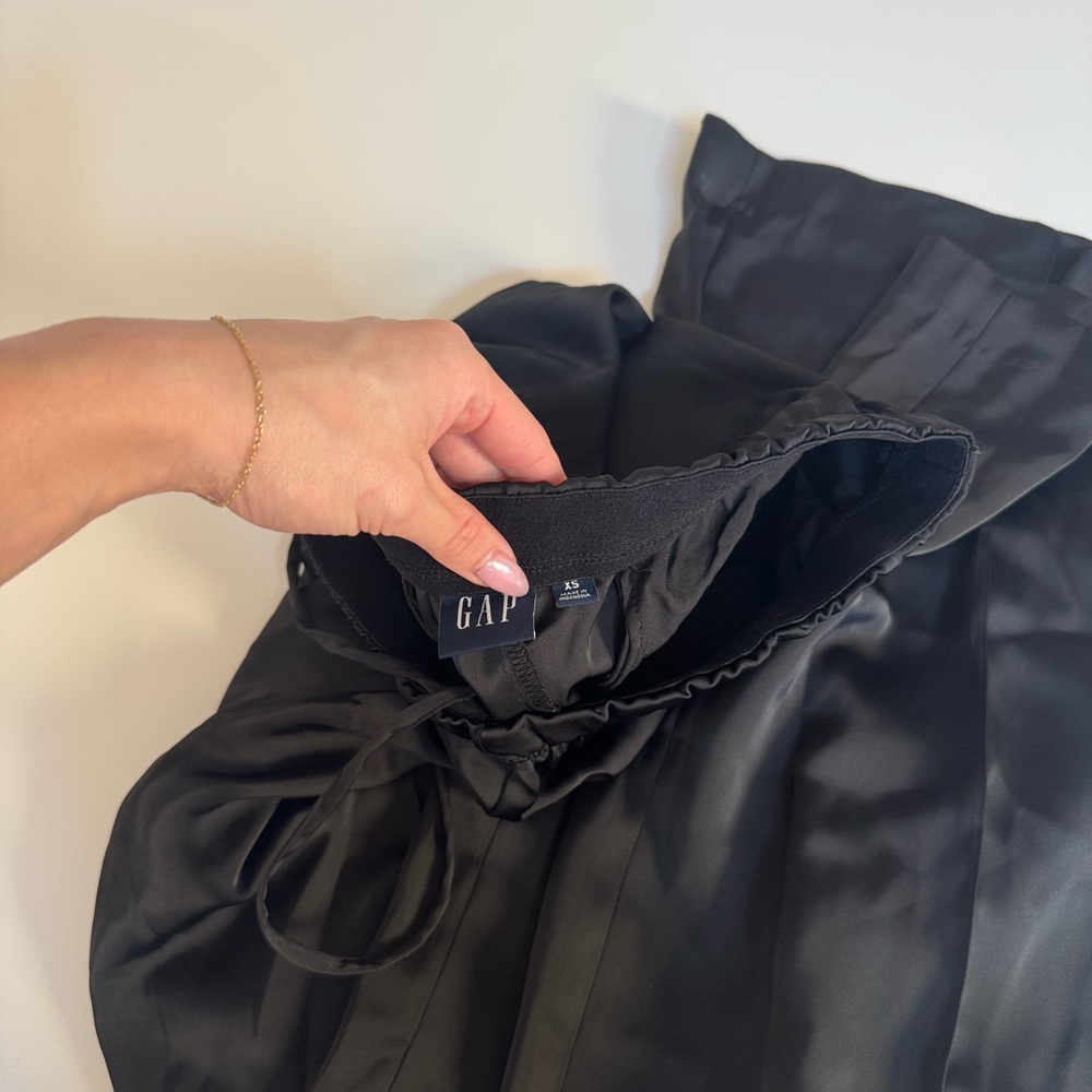 Gap satin pant brand new - Picture 3 of 3